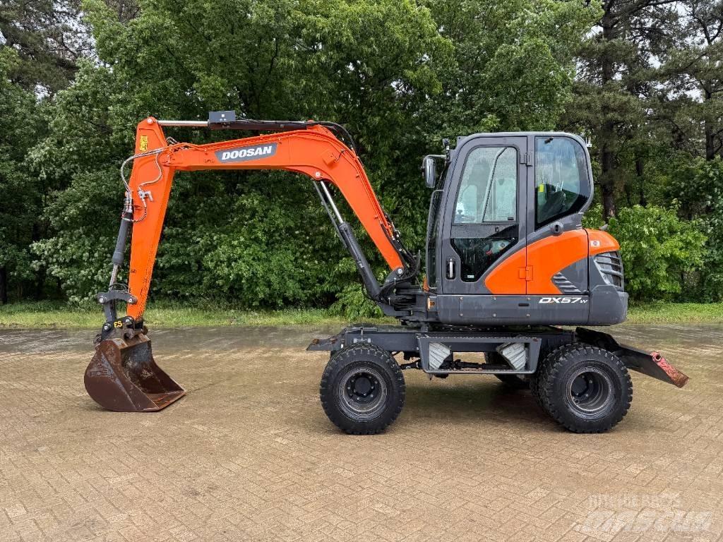 Doosan DX 57 W Wielgraafmachines