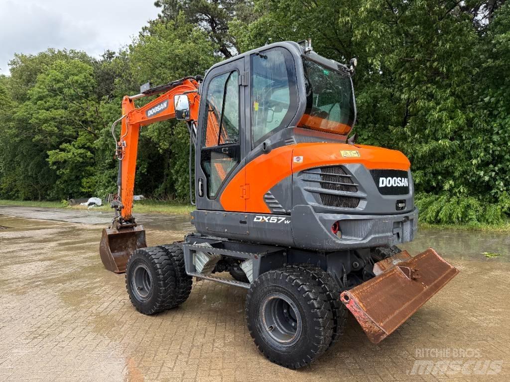 Doosan DX 57 W Wielgraafmachines