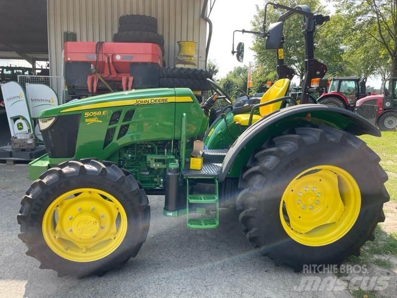 John Deere 5058E Tractoren