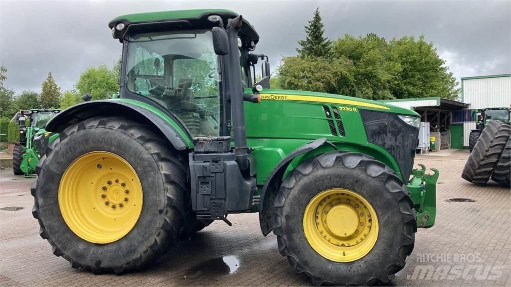 John Deere 7230R Tractoren