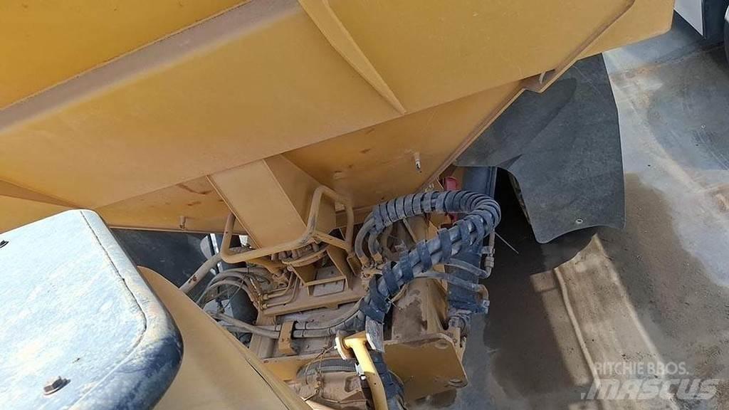 CAT 740 Anders