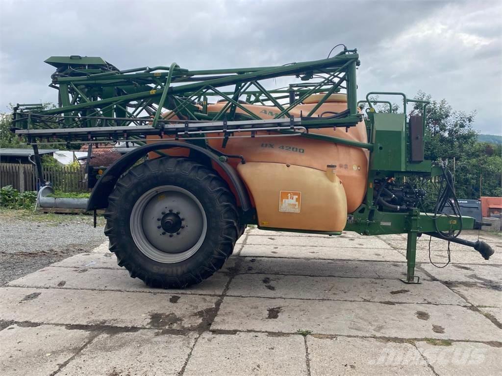 Amazone UX 4200 Getrokken spuitmachines