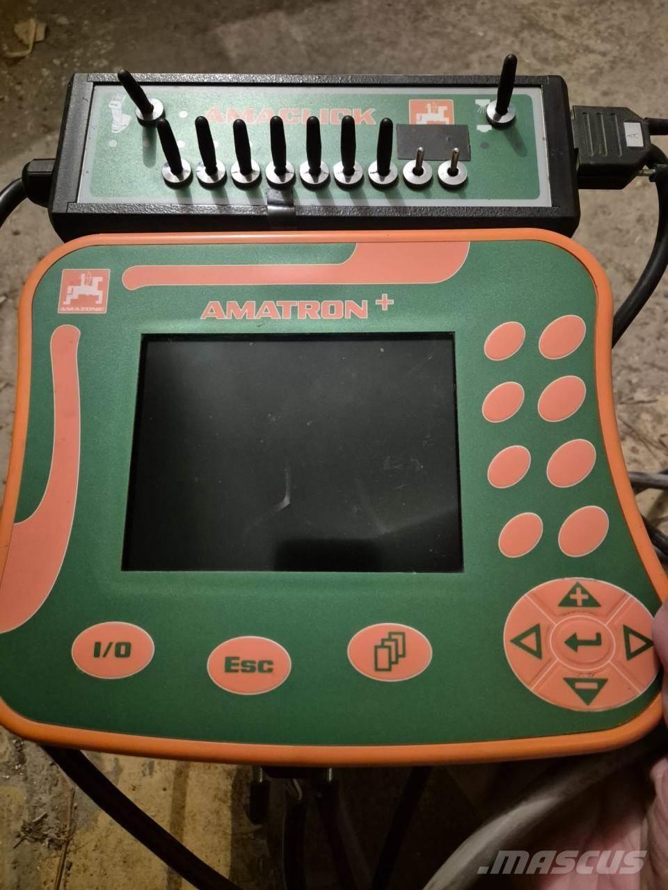 Amazone UX 4200 Getrokken spuitmachines