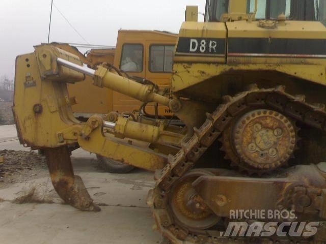 CAT D8R Rupsdozers