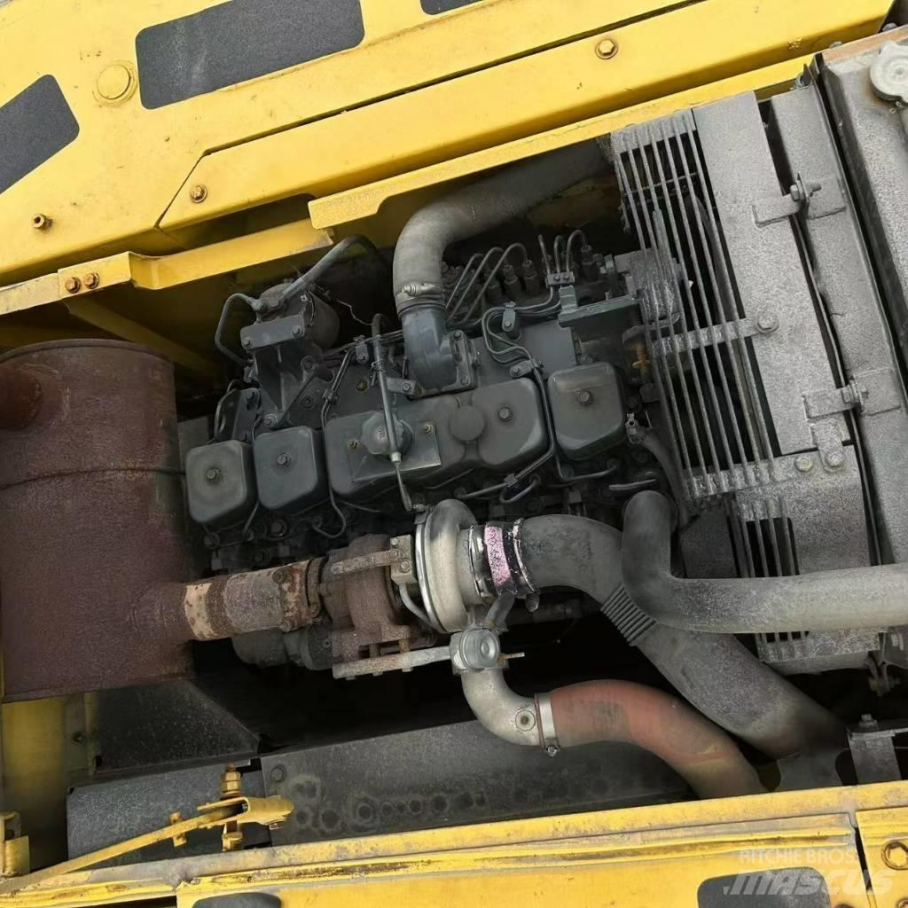 Komatsu 220-7 Rupsgraafmachines