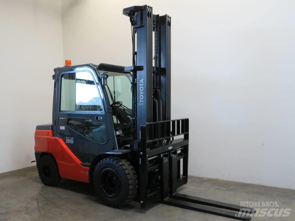 Toyota 8 FDJF 35 Diesel heftrucks
