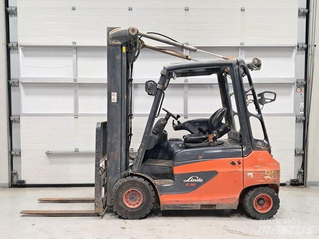 Linde E30-01 Elektrische heftrucks