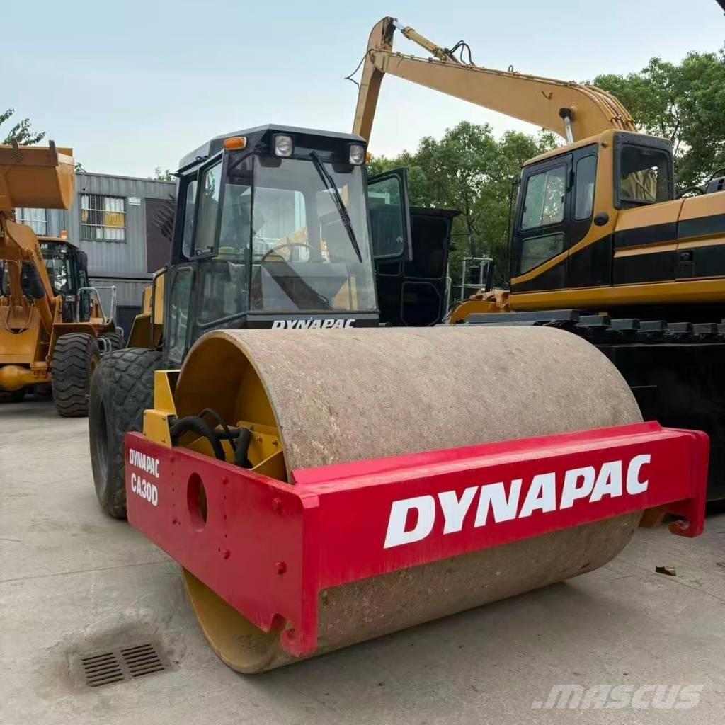 Dynapac CA 30 D Trilrolwalsen