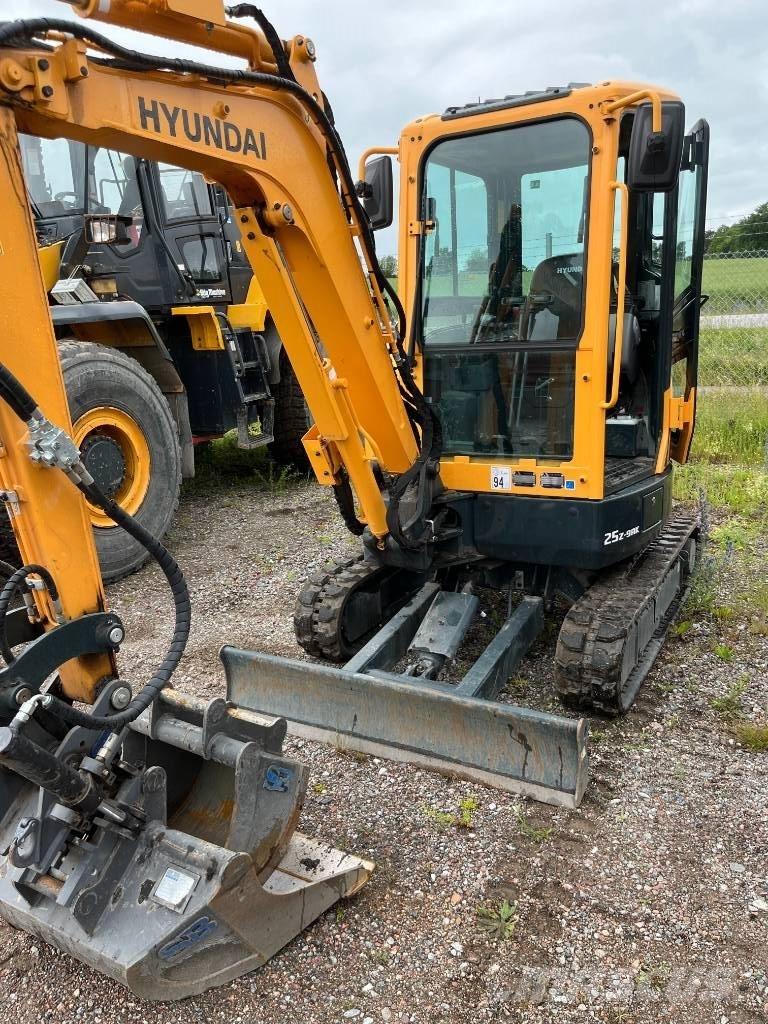 Hyundai R25Z-9 AK Minigraafmachines < 7t