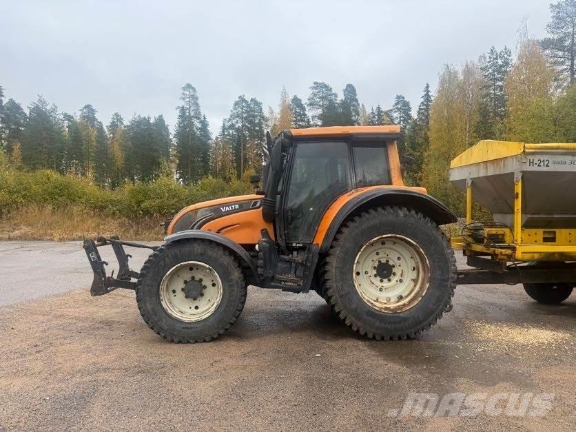 Valtra N142 Tractoren