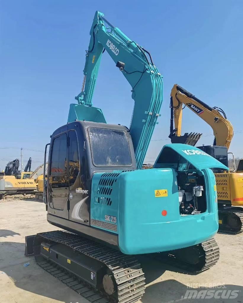 Kobelco SK 75 Rupsgraafmachines