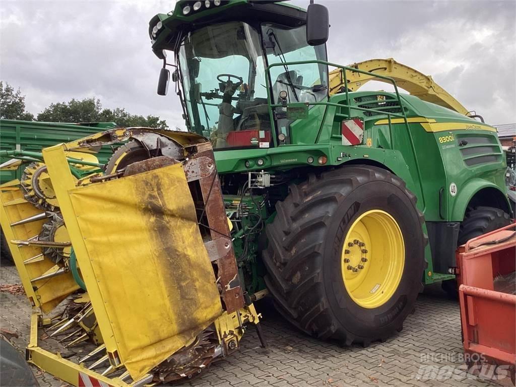 John Deere 8300 Zelfrijdende veldhakselaars