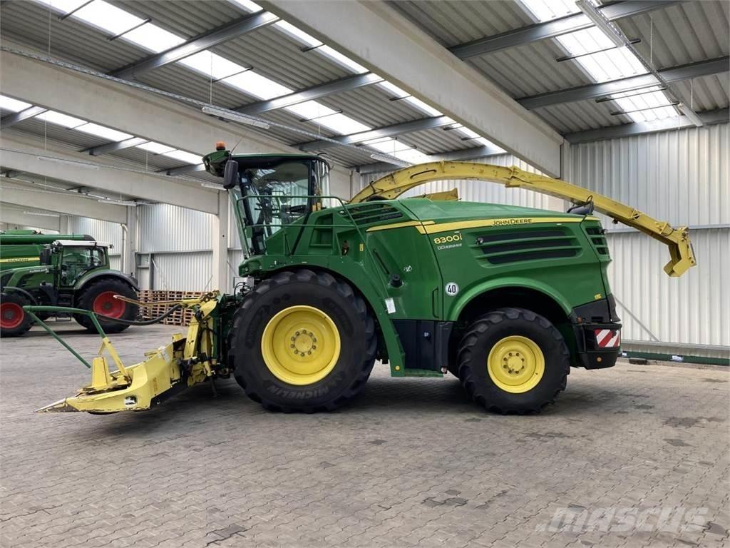 John Deere 8300 Zelfrijdende veldhakselaars