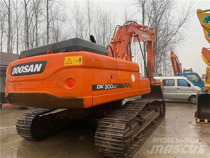 Doosan DX 300 Rupsgraafmachines