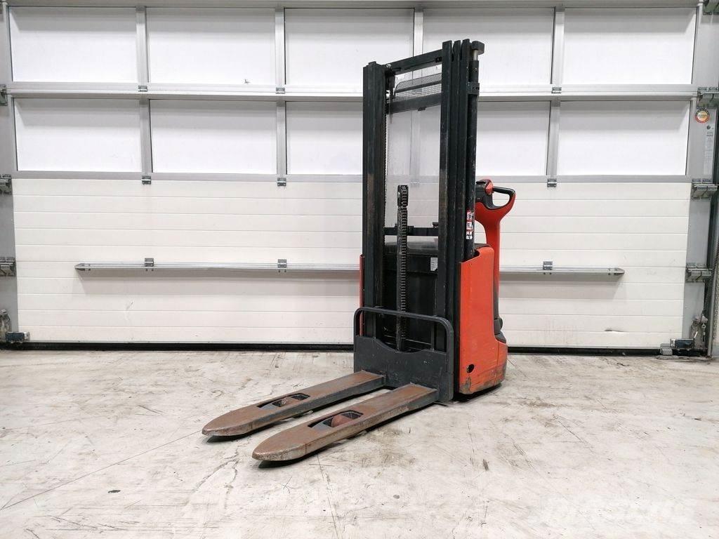 Linde L10 Meeloop stapelaar