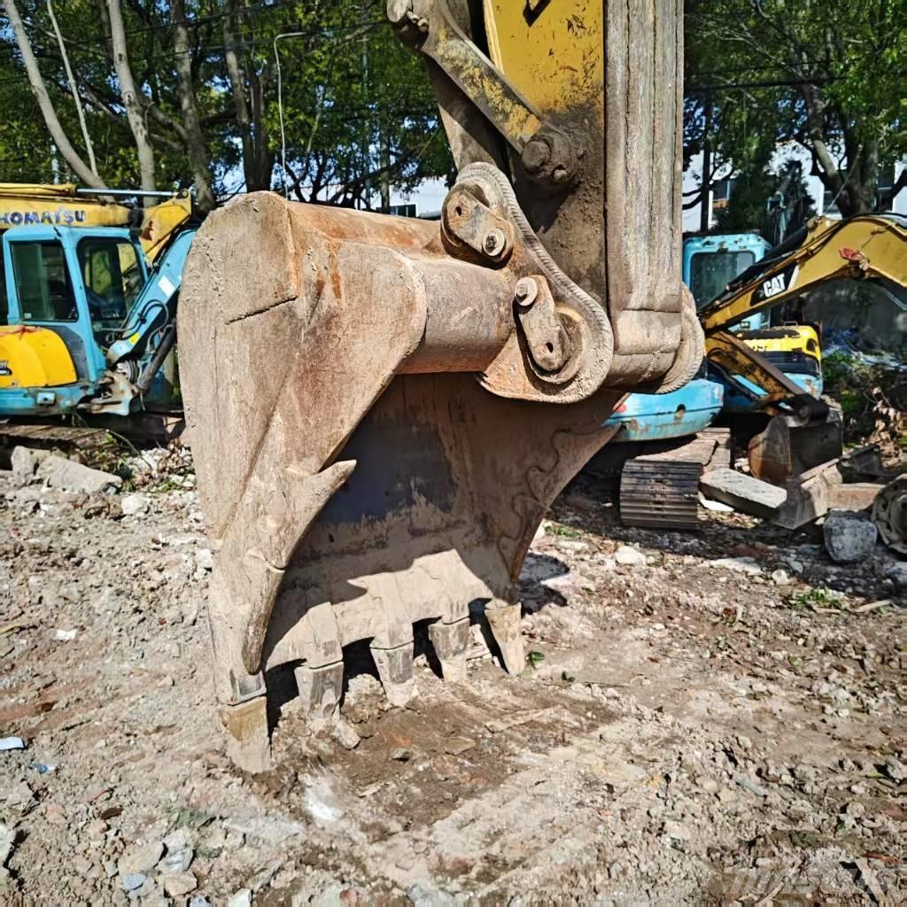 CAT 320D2 Rupsgraafmachines