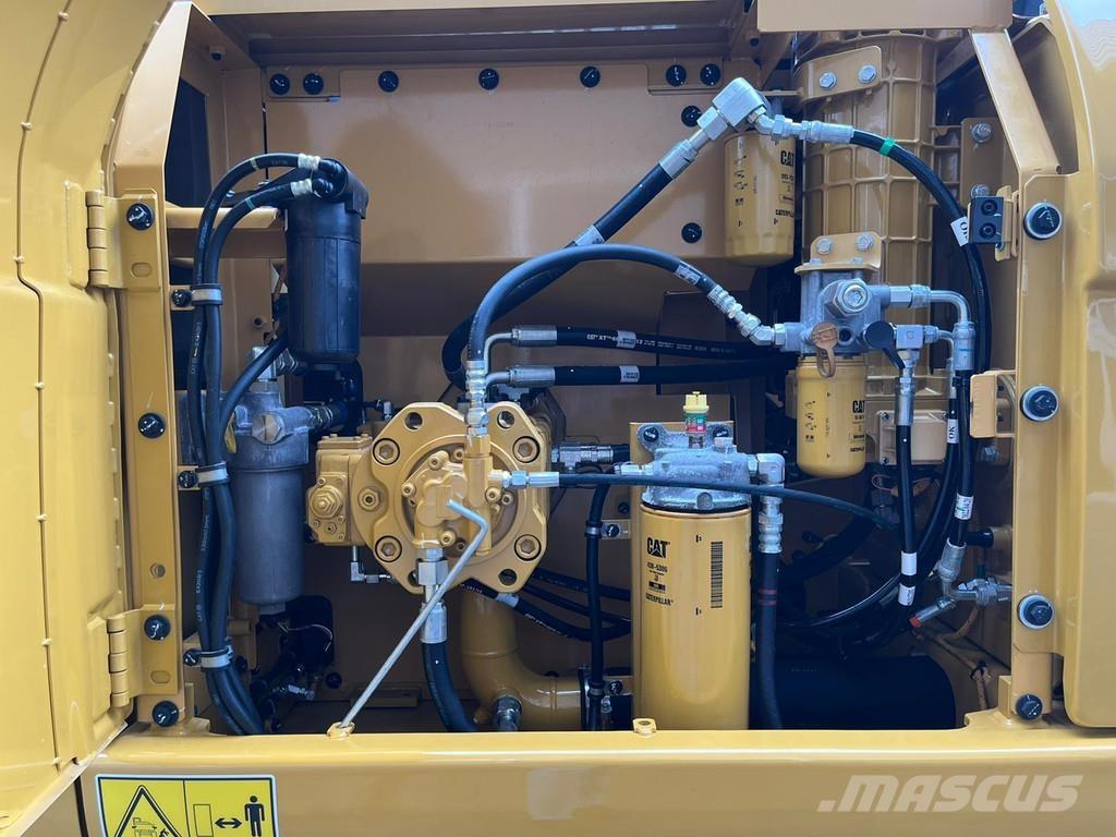 CAT 323D3 Rupsgraafmachines