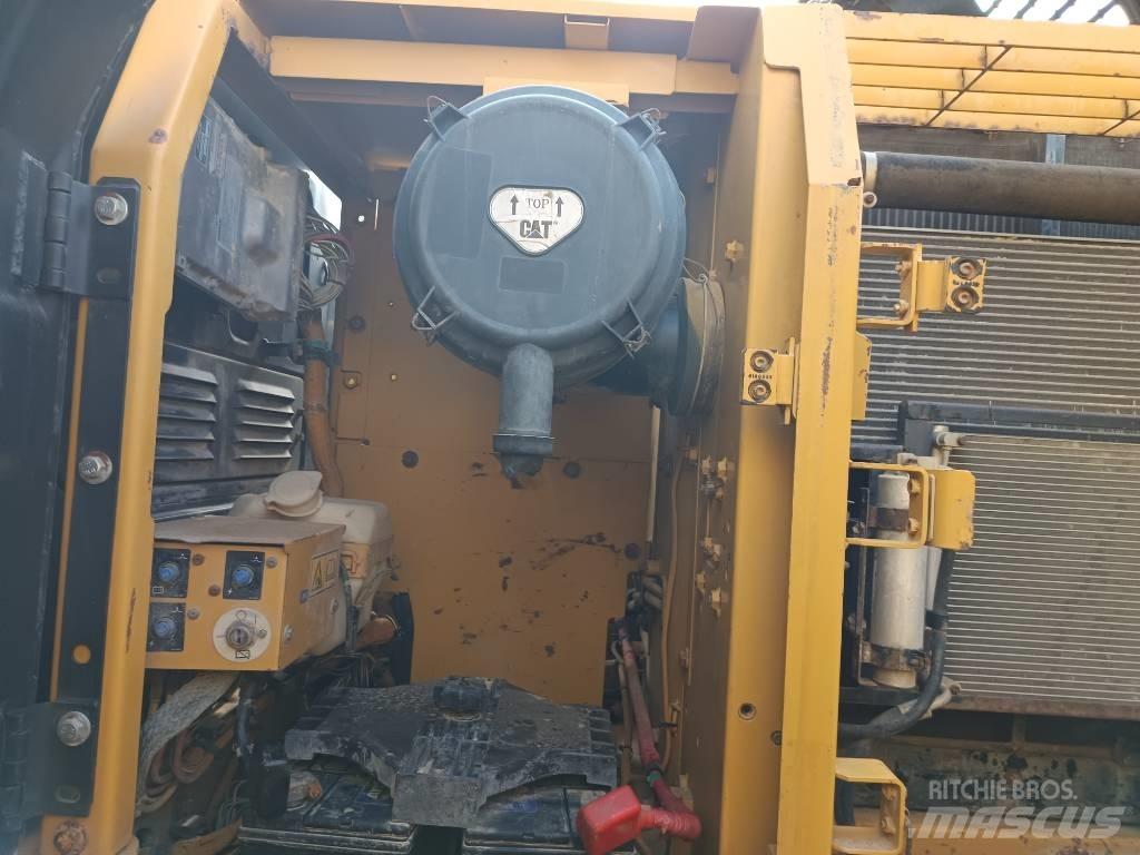 CAT CAT320D2 Midigraafmachines 7t - 12t
