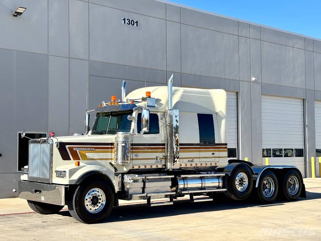 Western Star 4900 EX Trekkers