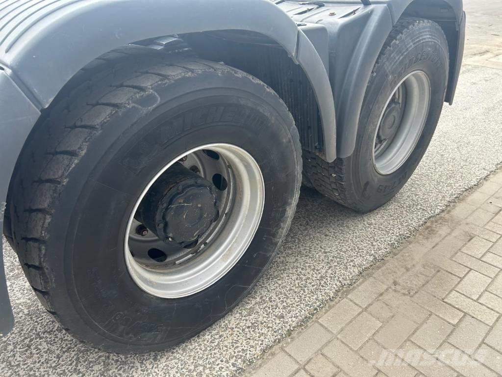 MAN TGA 33.460 FDS Trekkers