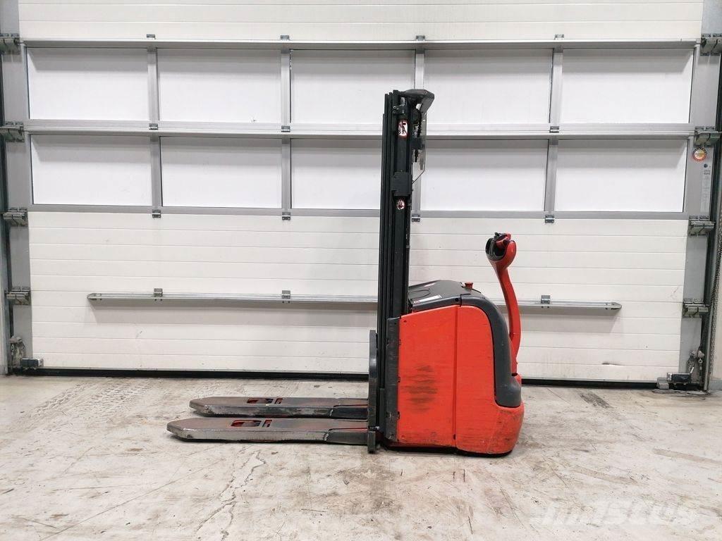 Linde L14 Meeloop stapelaar