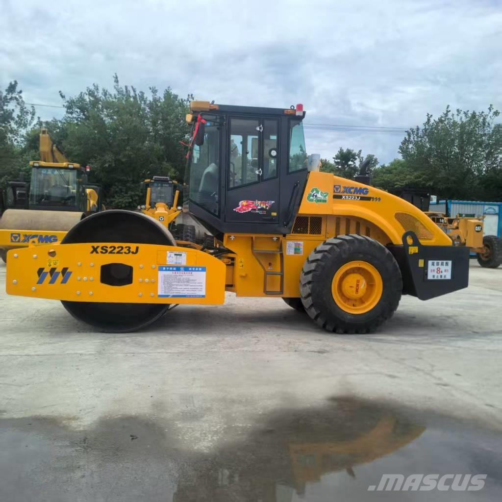 XCMG XS 223 J Trilrolwalsen
