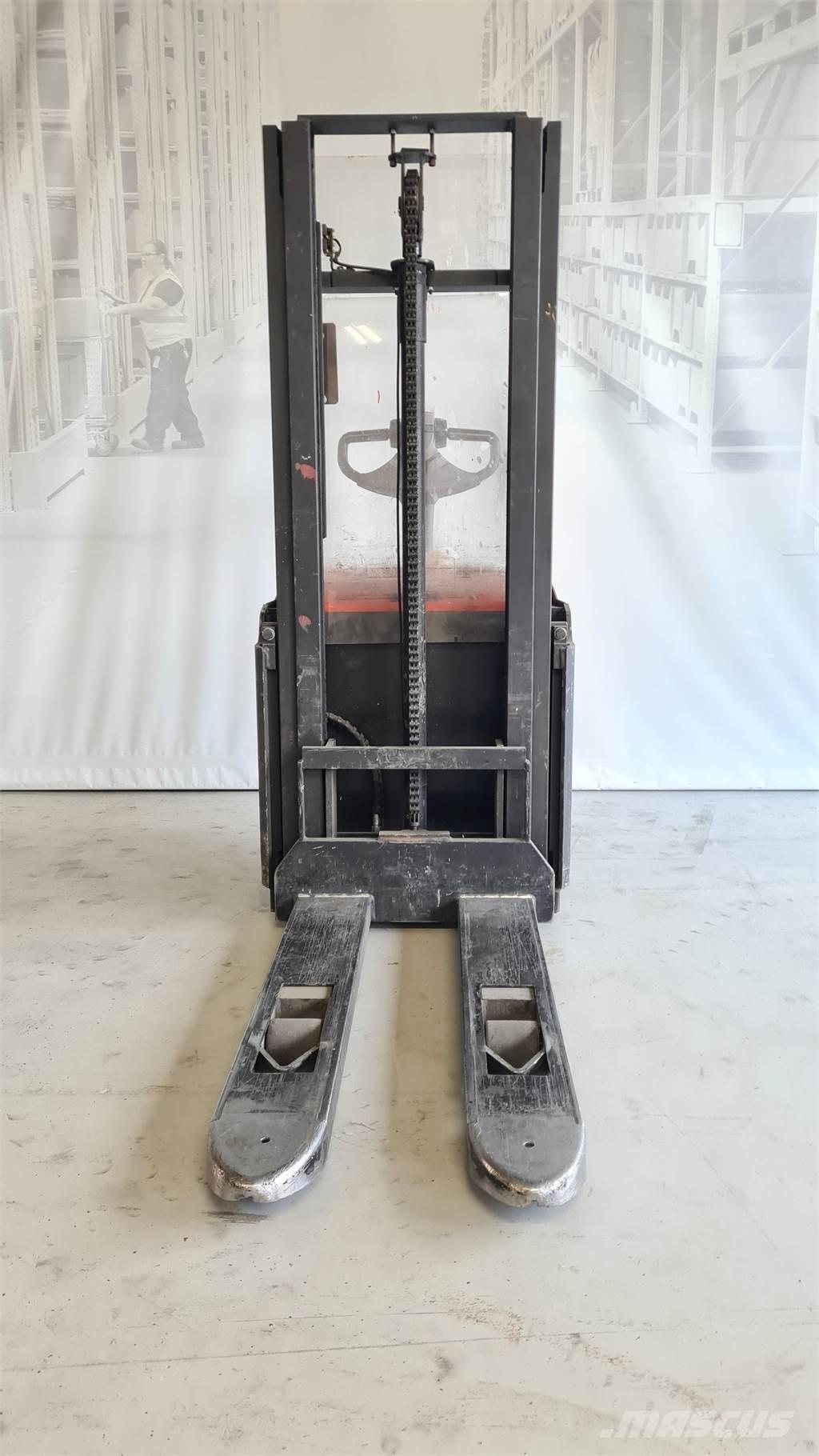 Toyota SWE120 Meeloop stapelaar