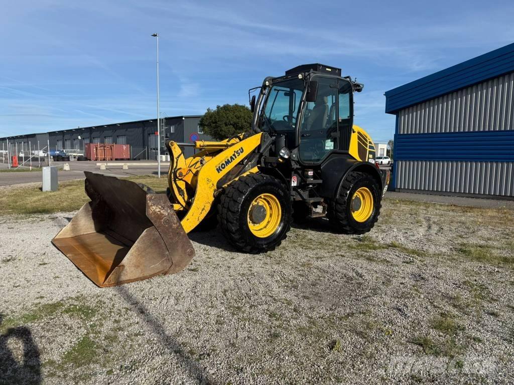 Komatsu WA 100M-7 Wielladers