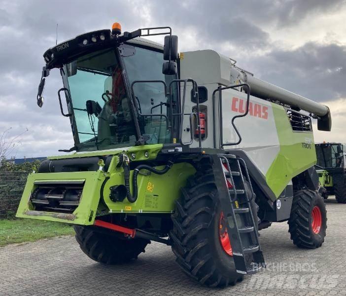CLAAS TRION 530 Maaidorsmachines