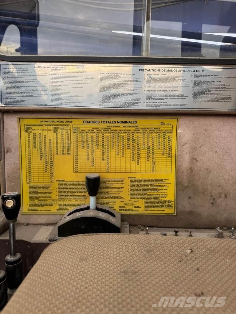 Tadano AR 300E Vlakke laadvloer met kraan