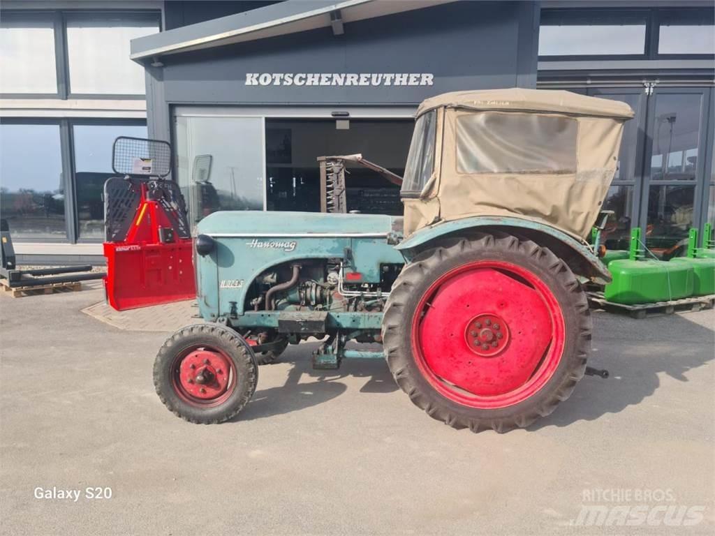 Hanomag R 324 SA Tractoren