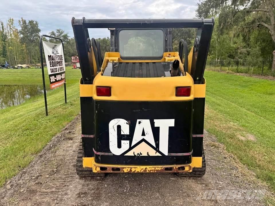 CAT 257B Schrankladers