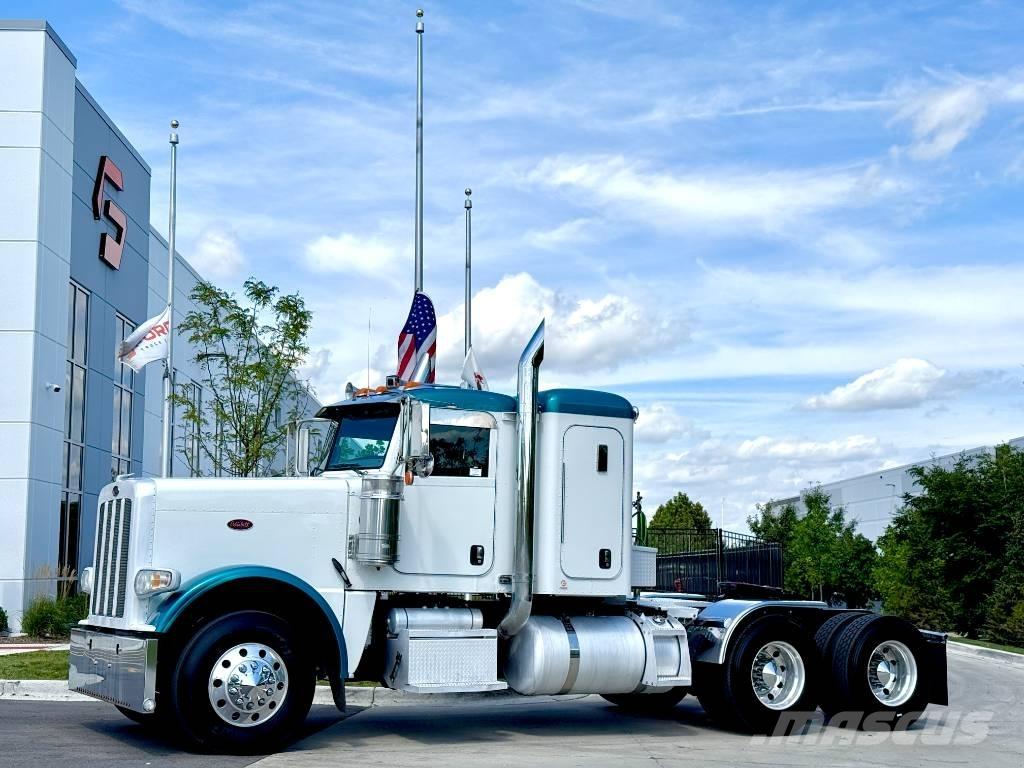 Peterbilt 389 Trekkers