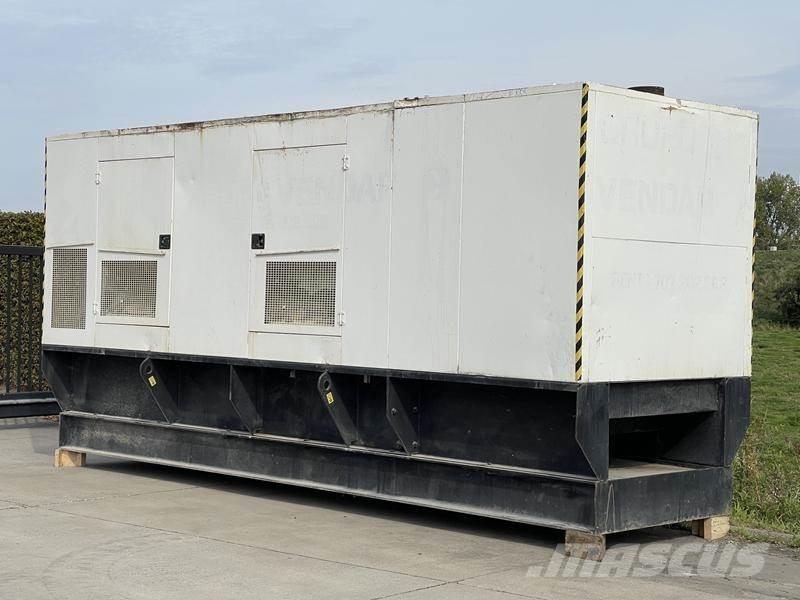 CAT C 18 - 700 Diesel generatoren