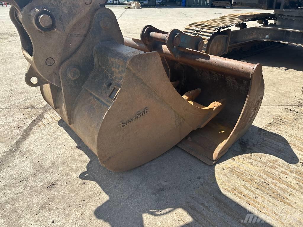 CASE CX 210 D Rupsgraafmachines