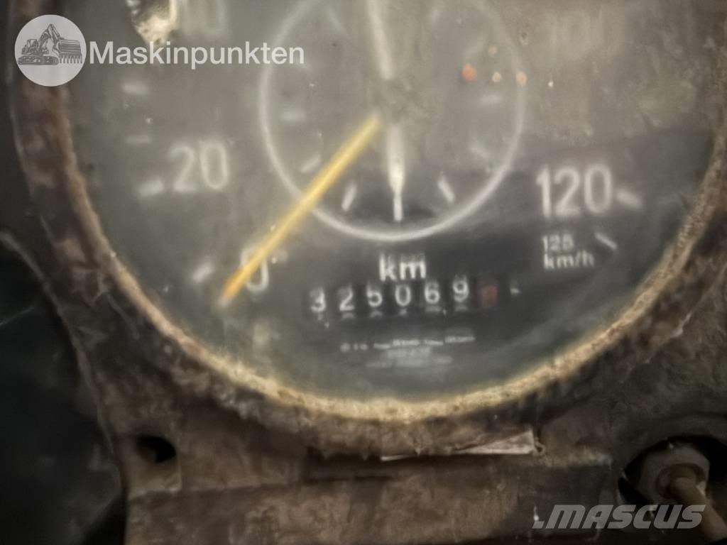 Scania LS 76 kranbil Vlakke laadvloer met kraan