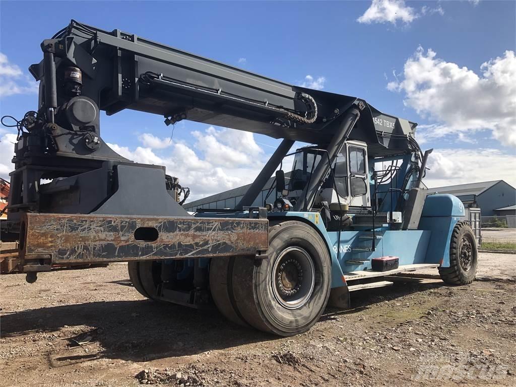 SMV 4542 TBX5 Reachstackers