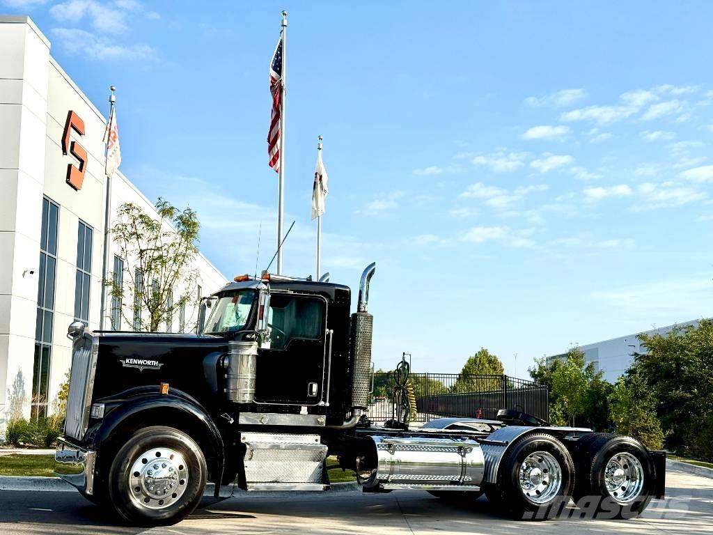 Kenworth W 900 Trekkers