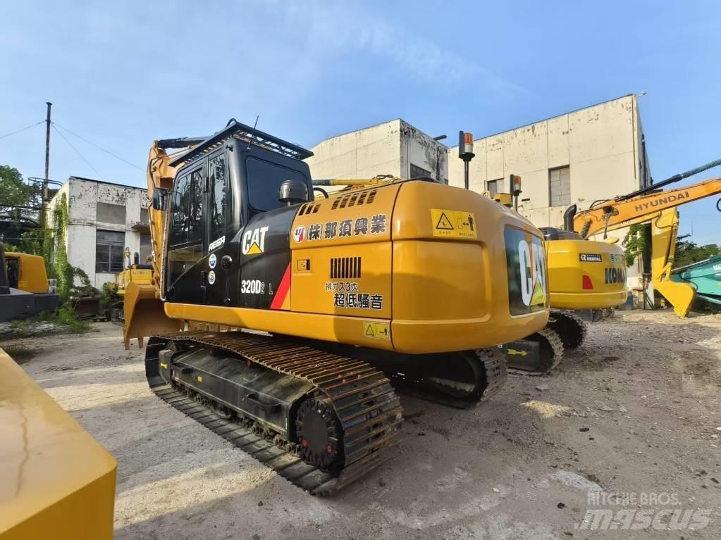 CAT 320 D2L Rupsgraafmachines