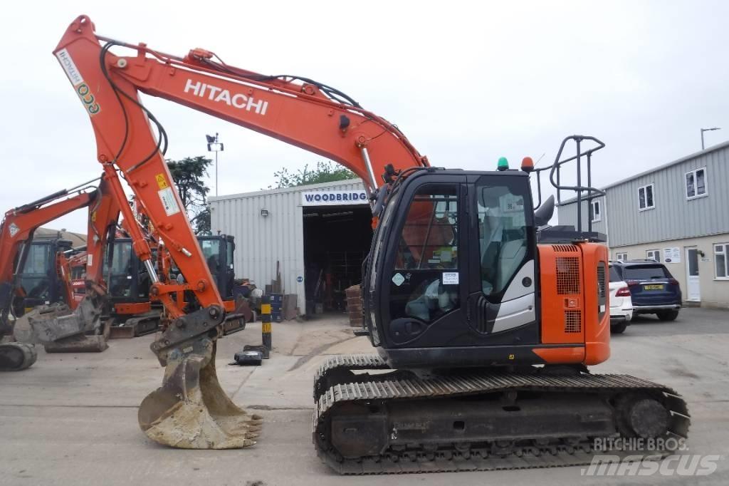 Hitachi ZX 135 US-6 Rupsgraafmachines