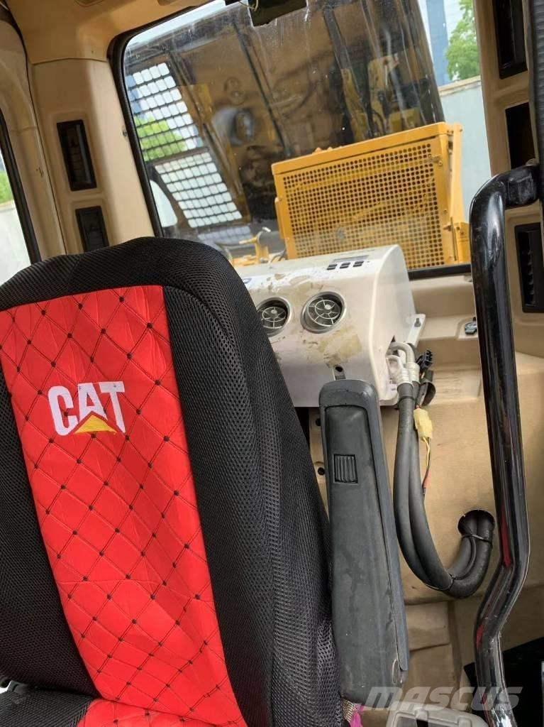 CAT 325 B L Rupsgraafmachines