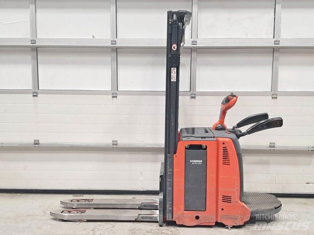 Linde D12 AP Meeloop stapelaar