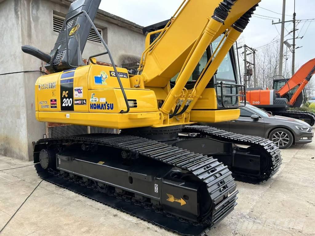 Komatsu 200 Rupsgraafmachines