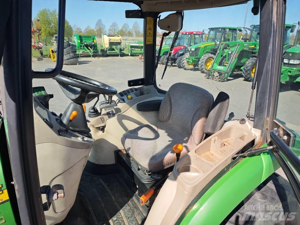 John Deere 3720 Compacttrekkers