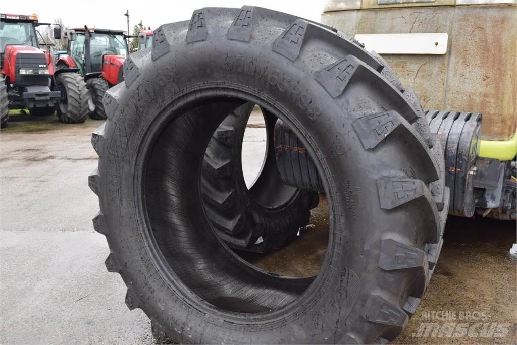  600/65R38 *GRI* Banden, wielen en velgen