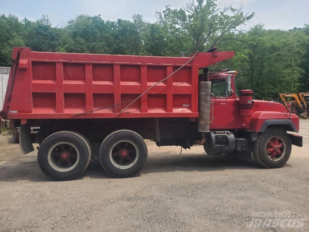Mack RD 690 SX Kipper