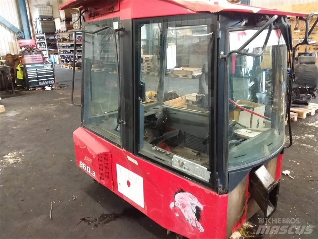 Valmet 860.3 Cabine en interieur