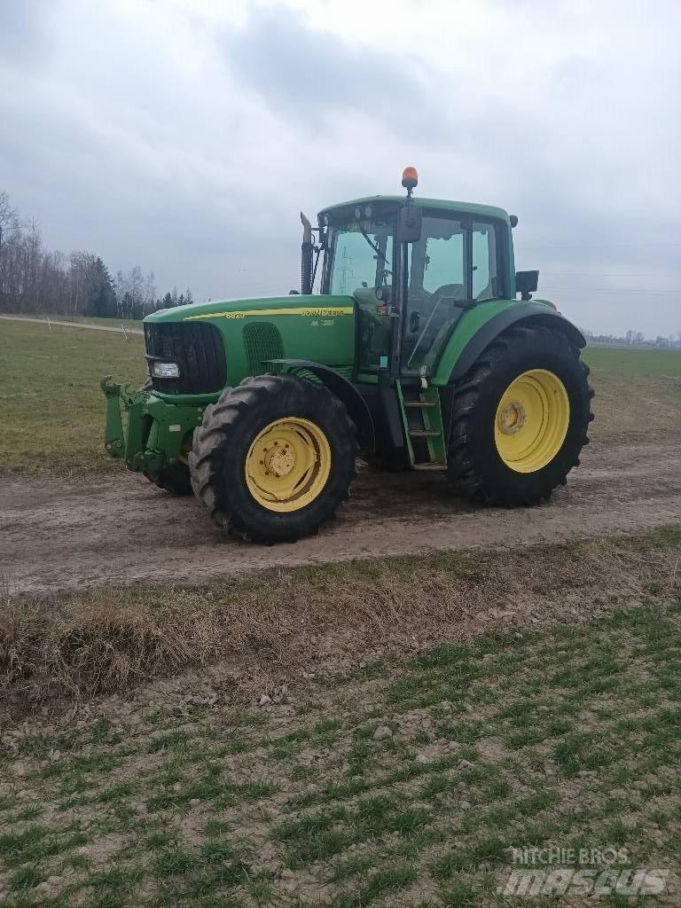 John Deere 6820 AQ Tractoren