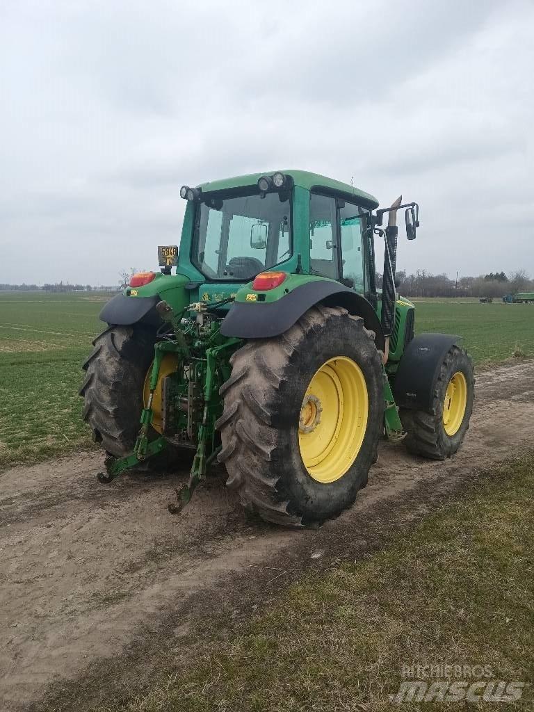 John Deere 6820 AQ Tractoren