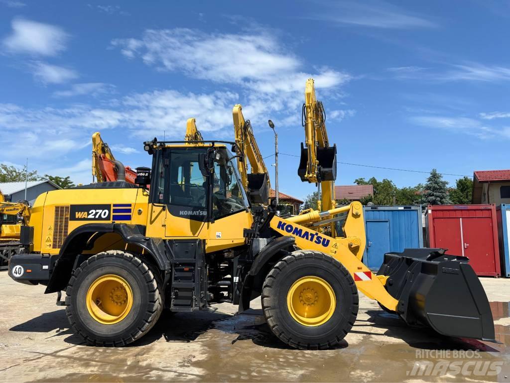 Komatsu WA270-8E0 Wielladers